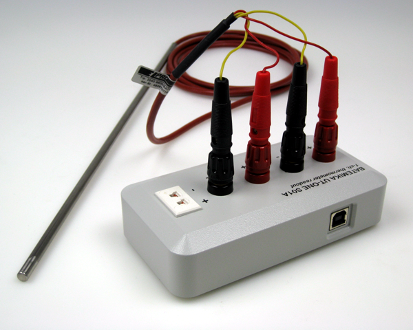 UT-ONE S01A  with connected Pt100 probe - Lateral USB view
