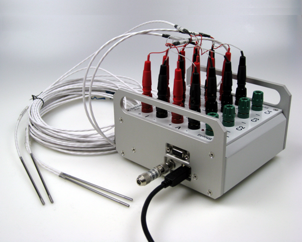 UT-ONE S04B with connected four Pt100 probes and Ambient probe