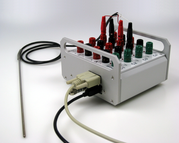 UT-ONE S04B  with connected Pt100 probe and Ambient probe