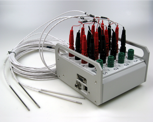 UT-ONE S04B  with connected four Pt100 probes