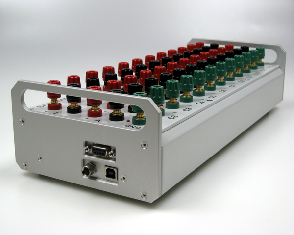 UT-ONE S12A Gold plated Banana conectors