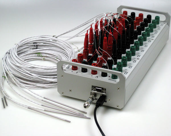 UT-ONE S12B with connected seven Pt100 probes and Ambient probe